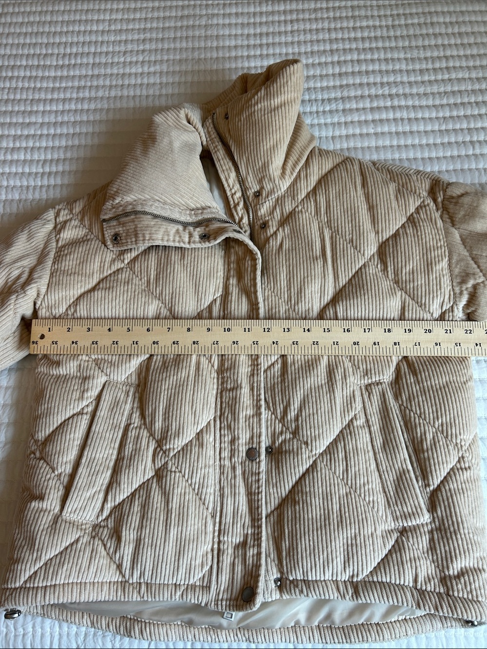 Levi's Women's Diamond Quilted Corduroy Puffer Jacket - Picture 7 of 11